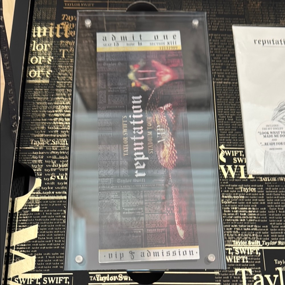 Taylor Swift Reputation Tour VIP Box with Working Video & Sealed Items - Picture 8 of 14